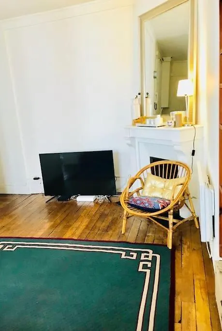 Cosy A Montmartre, A 15 Min Du Sacre-Coeur Apartment Paris France