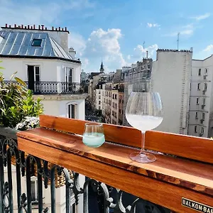  Apartment Vue Montmartre & Balcon